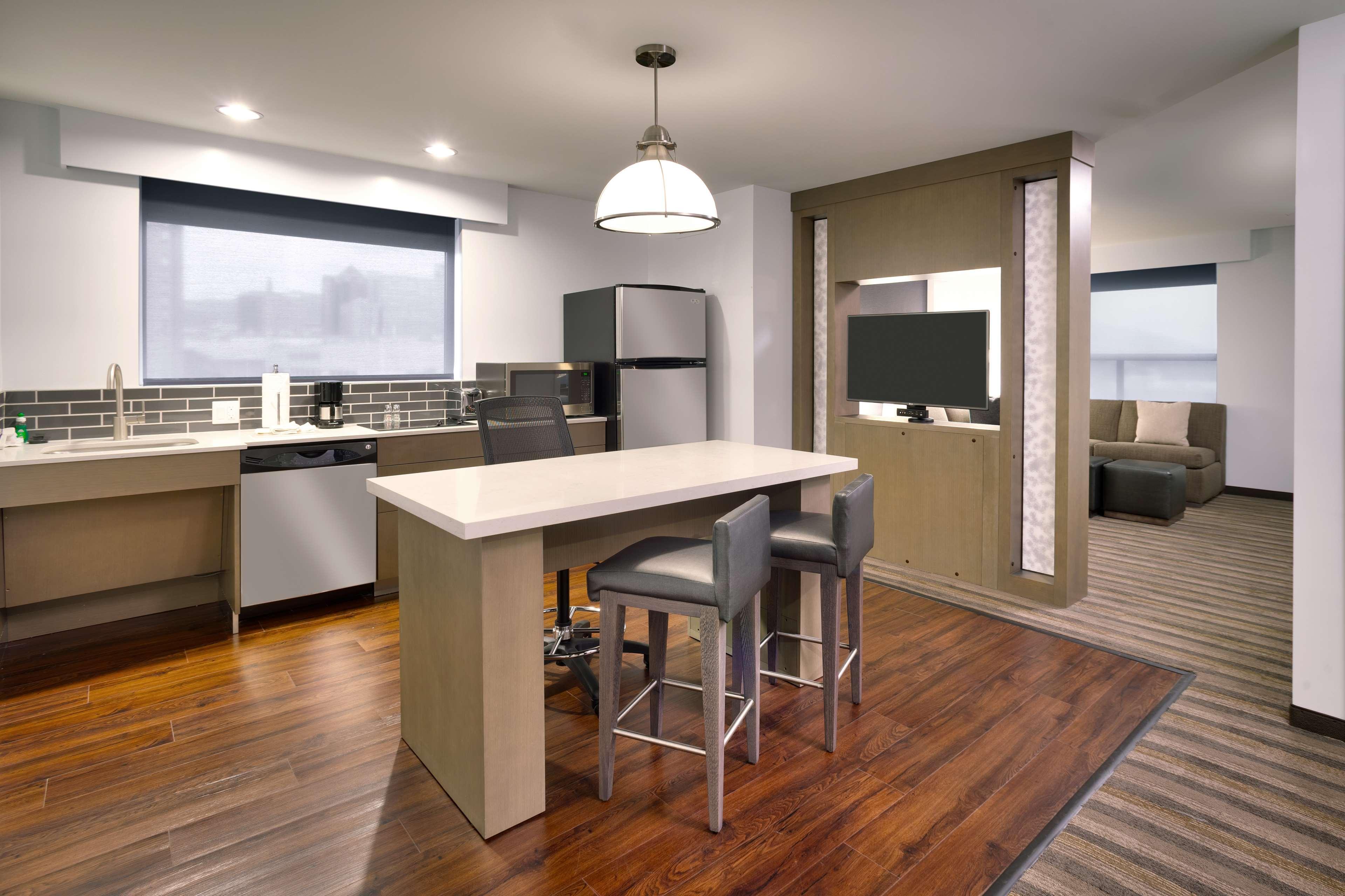 Hotel Hyatt House Salt Downtown 3*