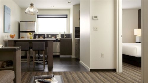 Hyatt House Salt Downtown Hotel 3*